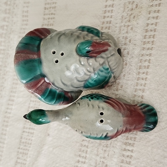 Vintage Salt and Pepper Shakers Turkeys Holiday Ceramics - Picture 2 of 6
